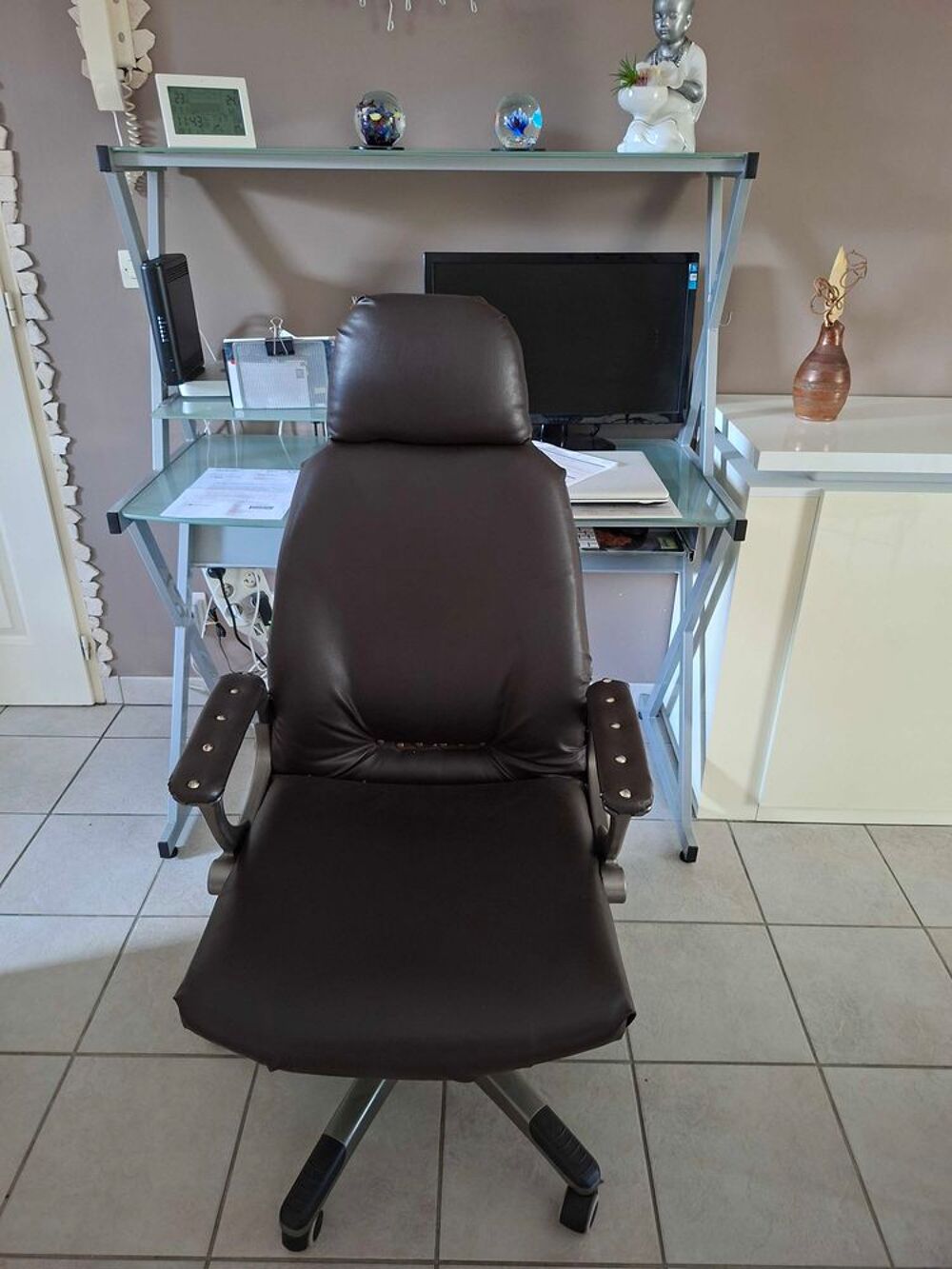 bureau en verre et son fauteuil Meubles