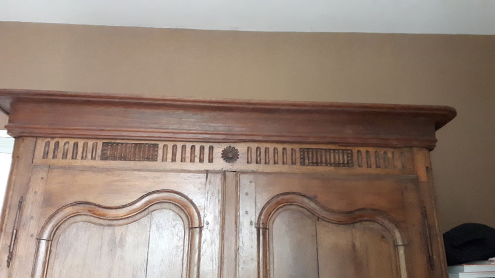 Grande armoire en ch&ecirc;ne Meubles