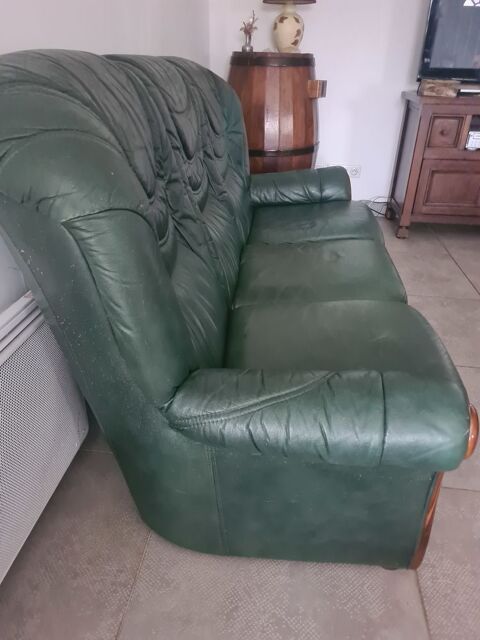 Canap� 3 places cuir 80 Saint-Privat-de-Champclos (30)