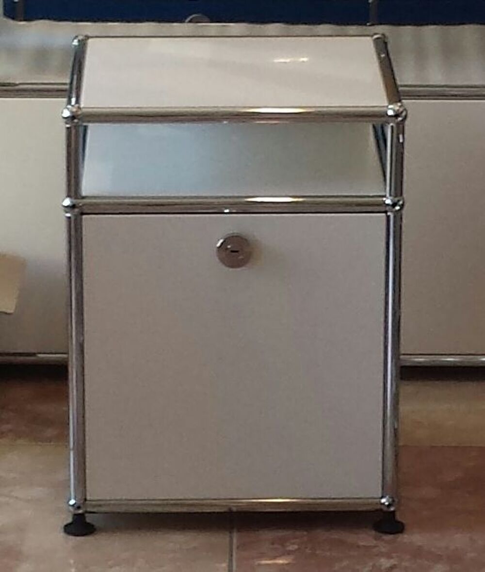 Petite table de chevet usm haller couleur blanche Meubles