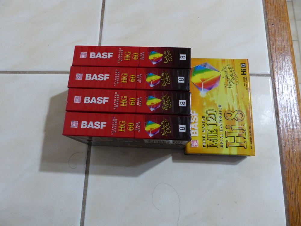 Cassettes pour cam&eacute;scope Vid&eacute;o8 HI8 neuves Photos/Video/TV