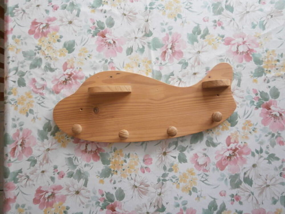 
Porte-manteaux bois forme avion pour enfants Décoration