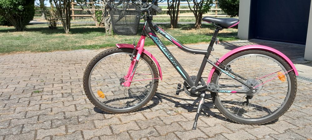 V&eacute;lo enfant tr&egrave;s peu servi. Vlos