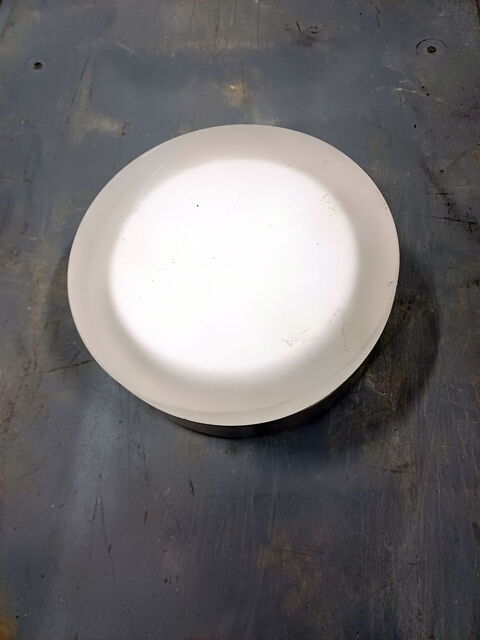 Plafonnier �tanche pour ext�rieur, salle de bain ou cave 8 Tours (37)