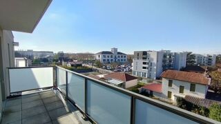  Appartement  vendre 3 pices 64 m Dcines-charpieu