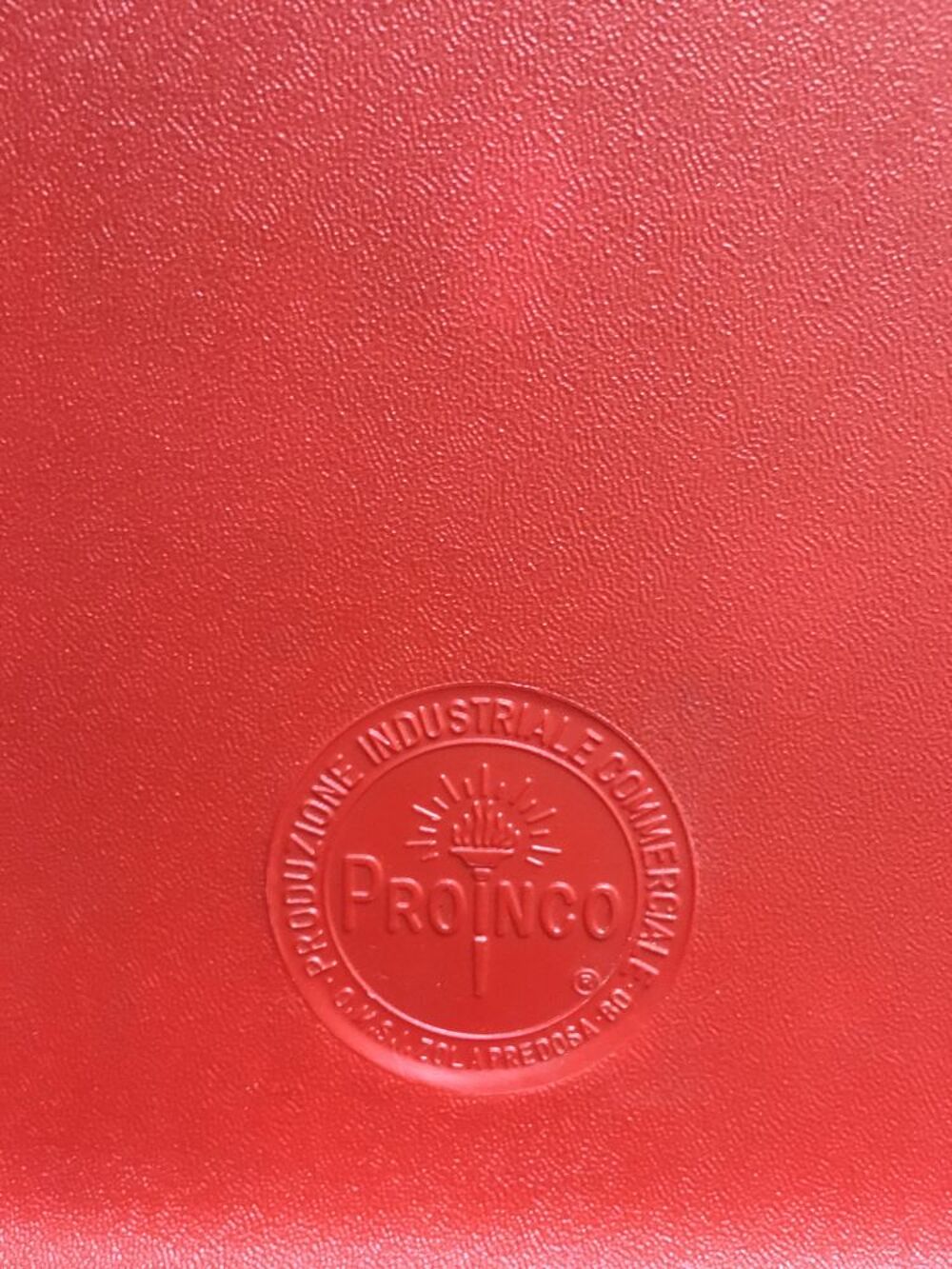 Chaise coque rouge Proinco Meubles