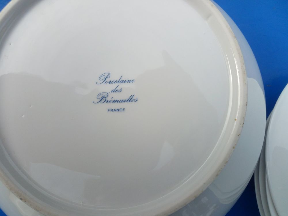 saladier d&eacute;cor sanglier porcelaine Bremailles 