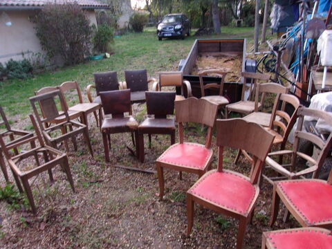 LOT DE 20 CHAISES ANCIENNES dpareilles  A RESTAURER 0 Verdun-sur-Garonne (82)