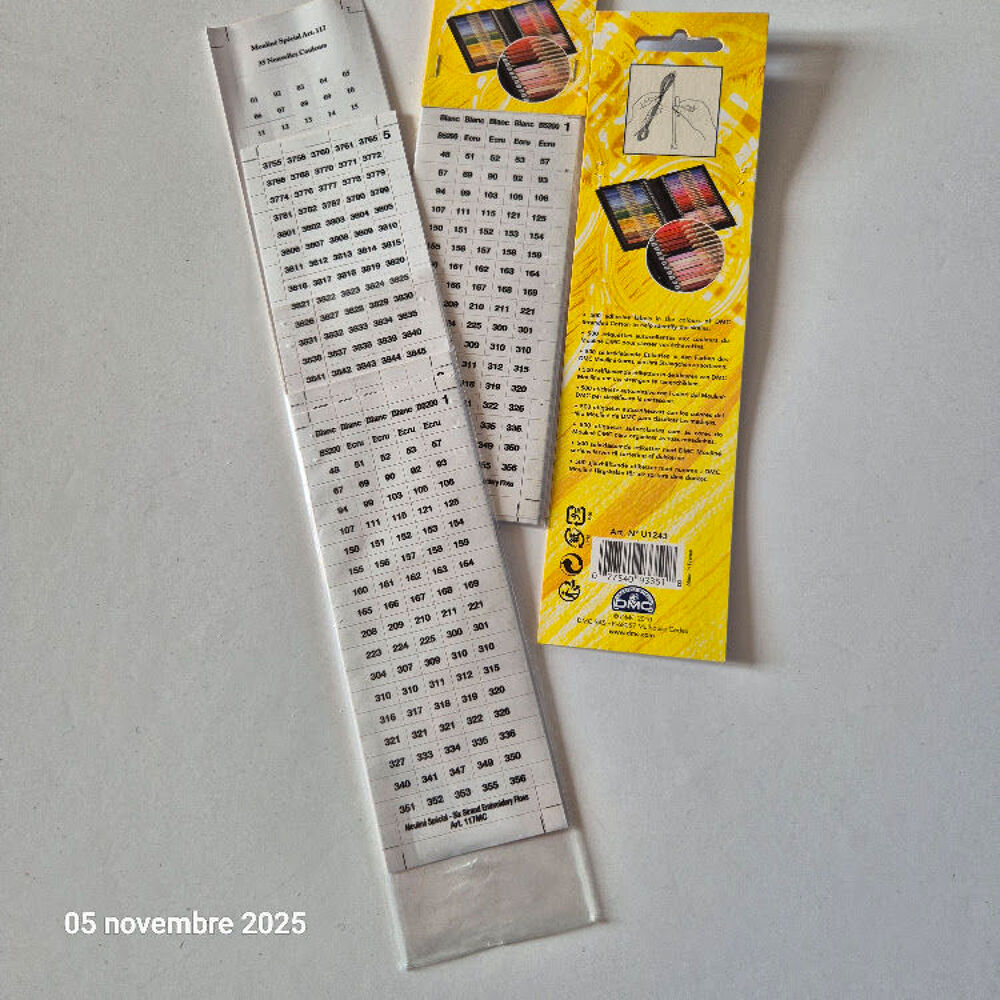 1000 &eacute;tiquettes adh&eacute;sives pour les couleurs du moulin&eacute; DMC Bricolage
