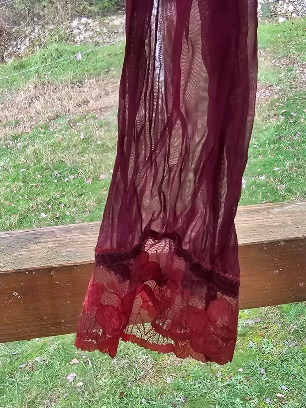 SUPERBE ENSEMBLE TOUT EN DENTELLE Vêtements