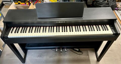 Piano numrique Yamaha Clavinova CLP-525B 800 Rahling (57)
