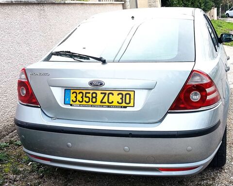 Ford mondeo 1.8i - 125 Ghia