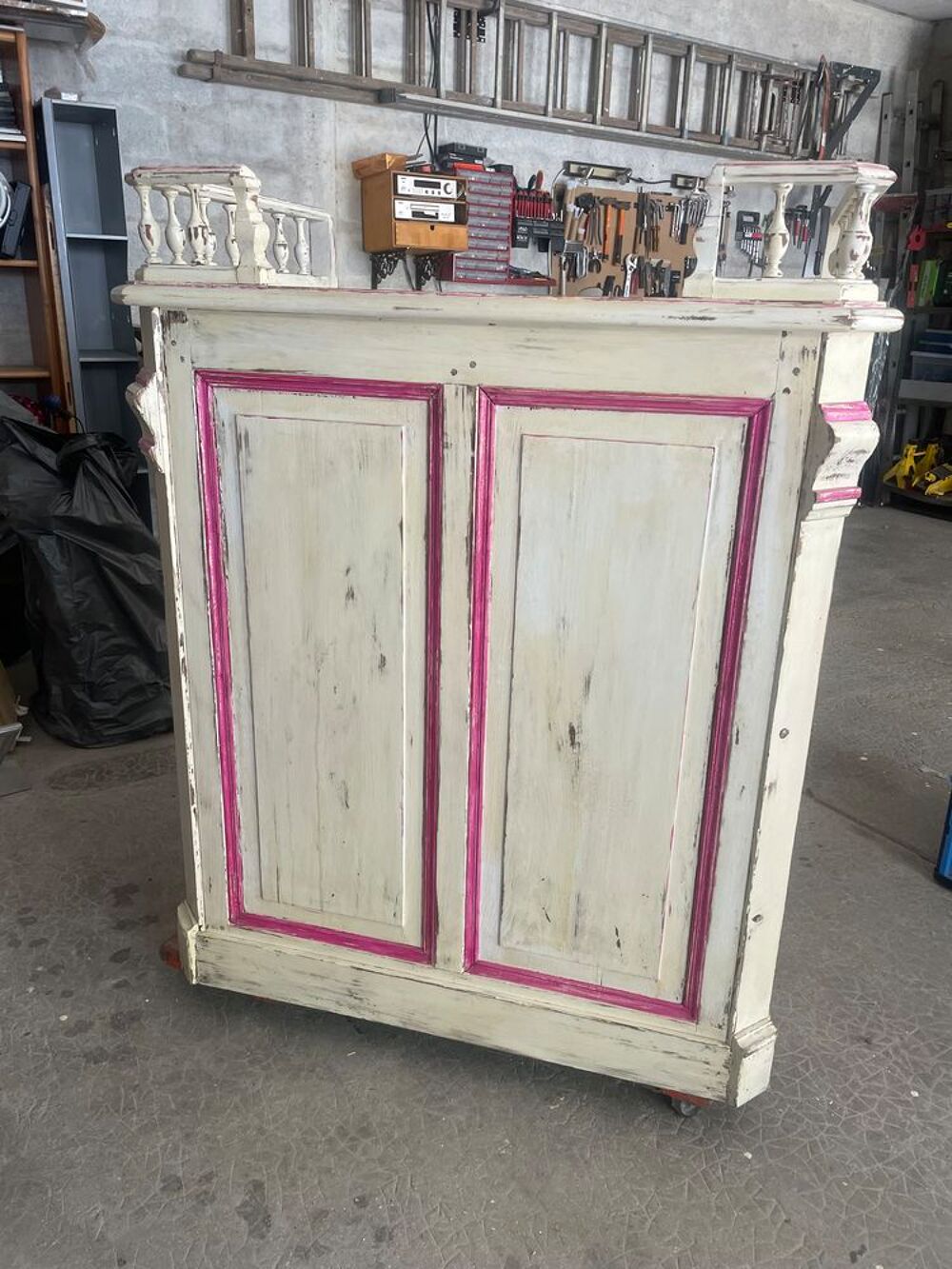 Comptoir ancien de mercerie Meubles