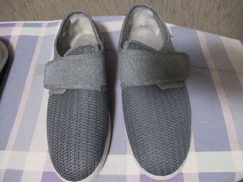 Pantoufle chaussons homme à scratch pointure 39 Fargeot 15 Cernay (68)