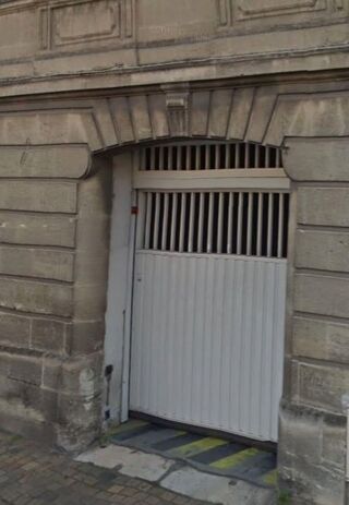  Parking / Garage à louer 15 m²