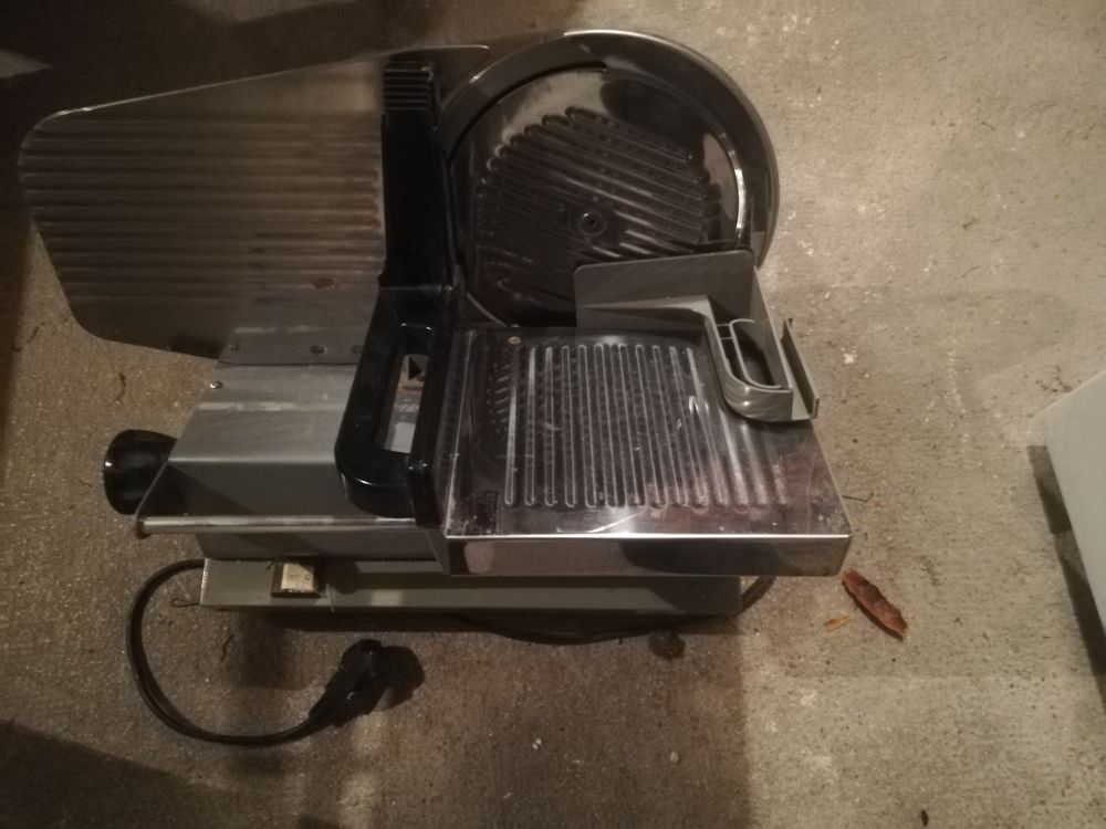 Trancheuse &agrave; jambon en Inox de gravit&eacute; Electroménager