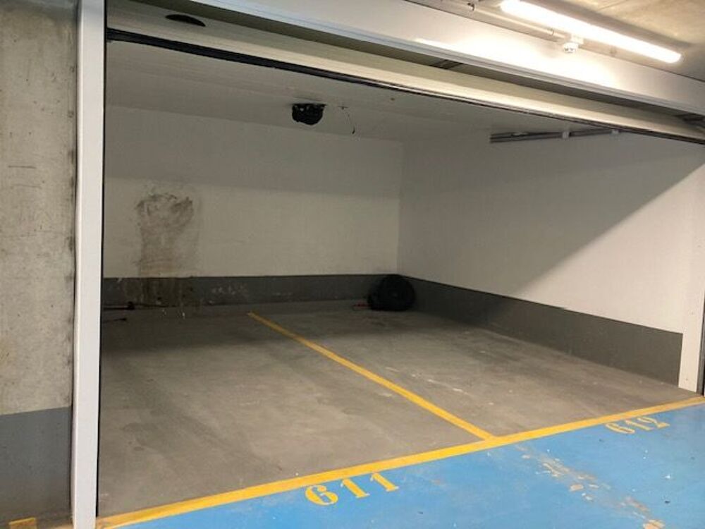 Location Parking/Garage GRAND BOX DE 25 M2 ST CLOUD Saint-cloud