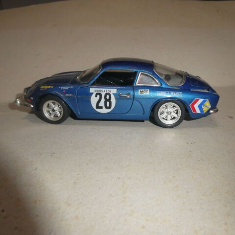 miniature auto  1/24  Durago  Alpine  A110 30 Labenne (40)