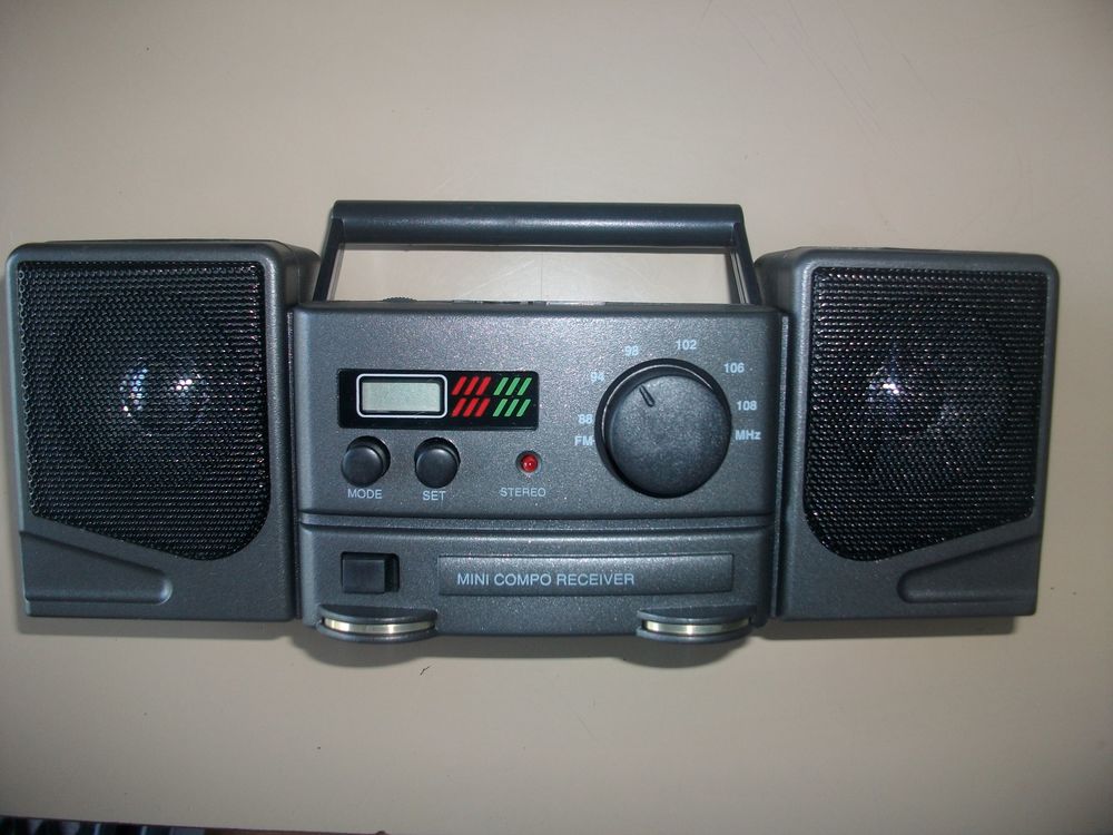 Petites Radios &agrave; Piles &agrave; 1 € et 2 € - Neuves Audio et hifi