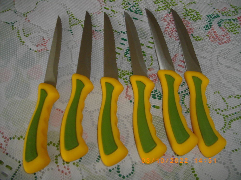 Six couteaux manches jaune et vert Cuisine