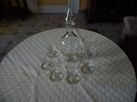 6 grands verres sur pied avec carafe 
14 Saint-Fons (69)