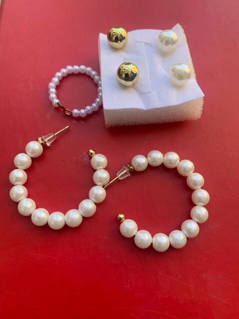 Lot 4 paires boucles  d'oreille  perles et dor�  set et �l�gant N�mes (30)