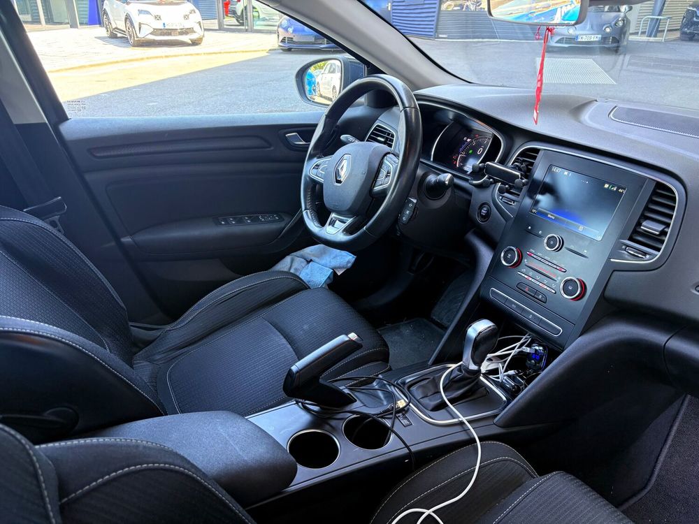 Megane IV M&eacute;gane IV Berline Blue dCi 115 EDC Business 2019 occasion 93230 Romainville