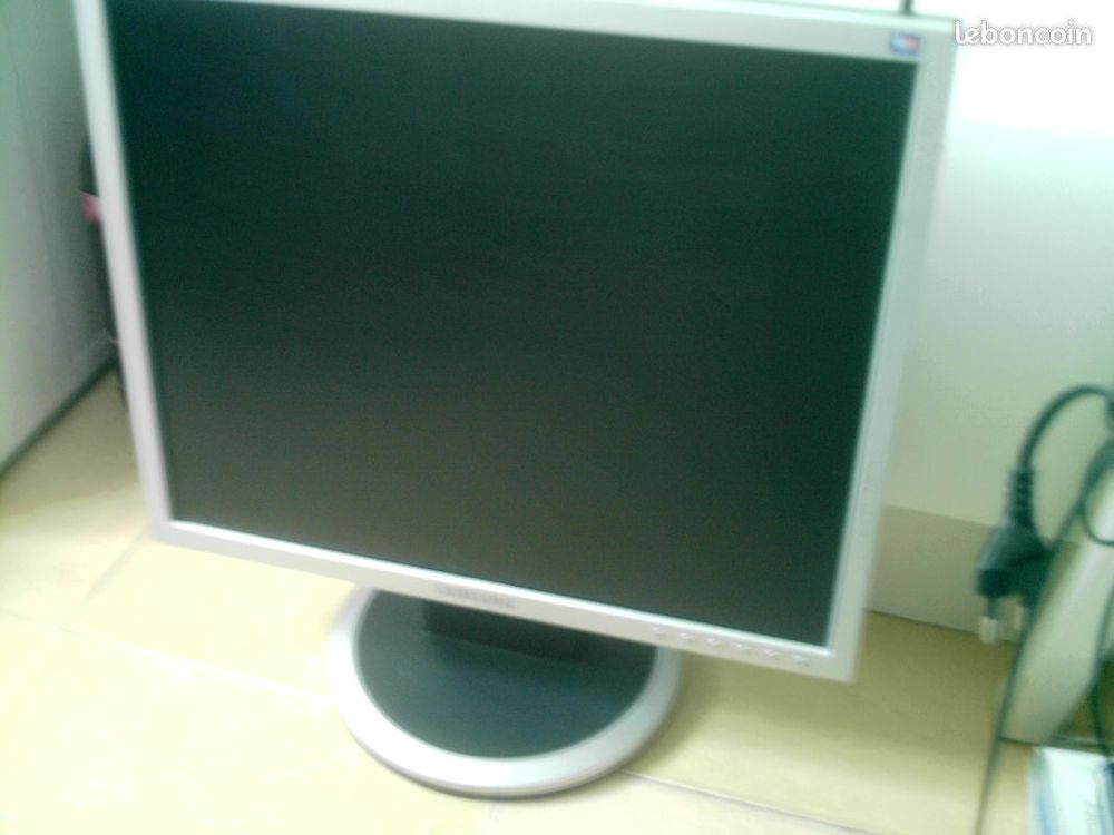ordinateur bureau pc complet windows xp Matériel informatique