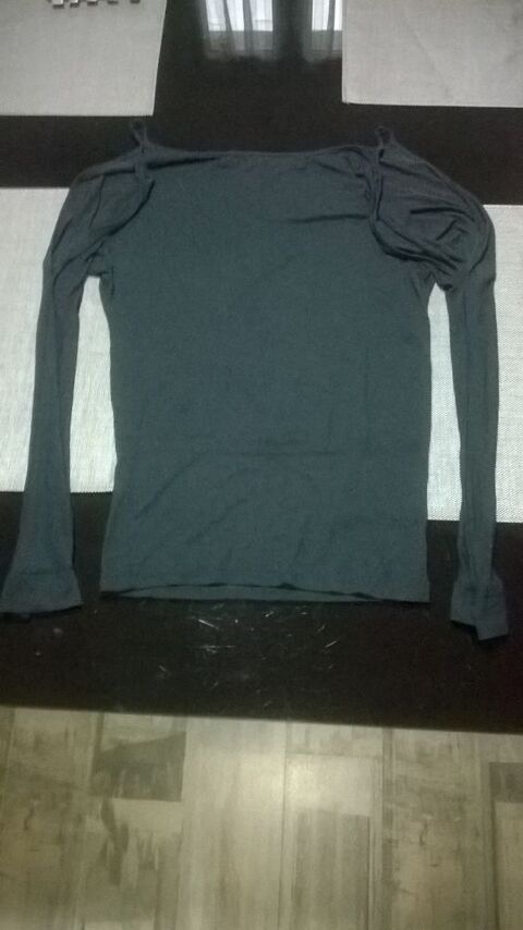 Haut noir femme
Marque kiabi Woman
Taille S
7 Talange (57)