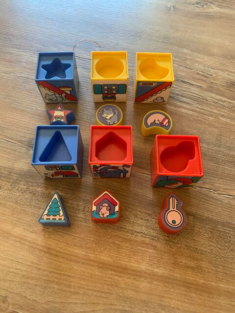 Jouet d' éveil  6 cubes d' activité      Smoby 6 Saleilles (66)