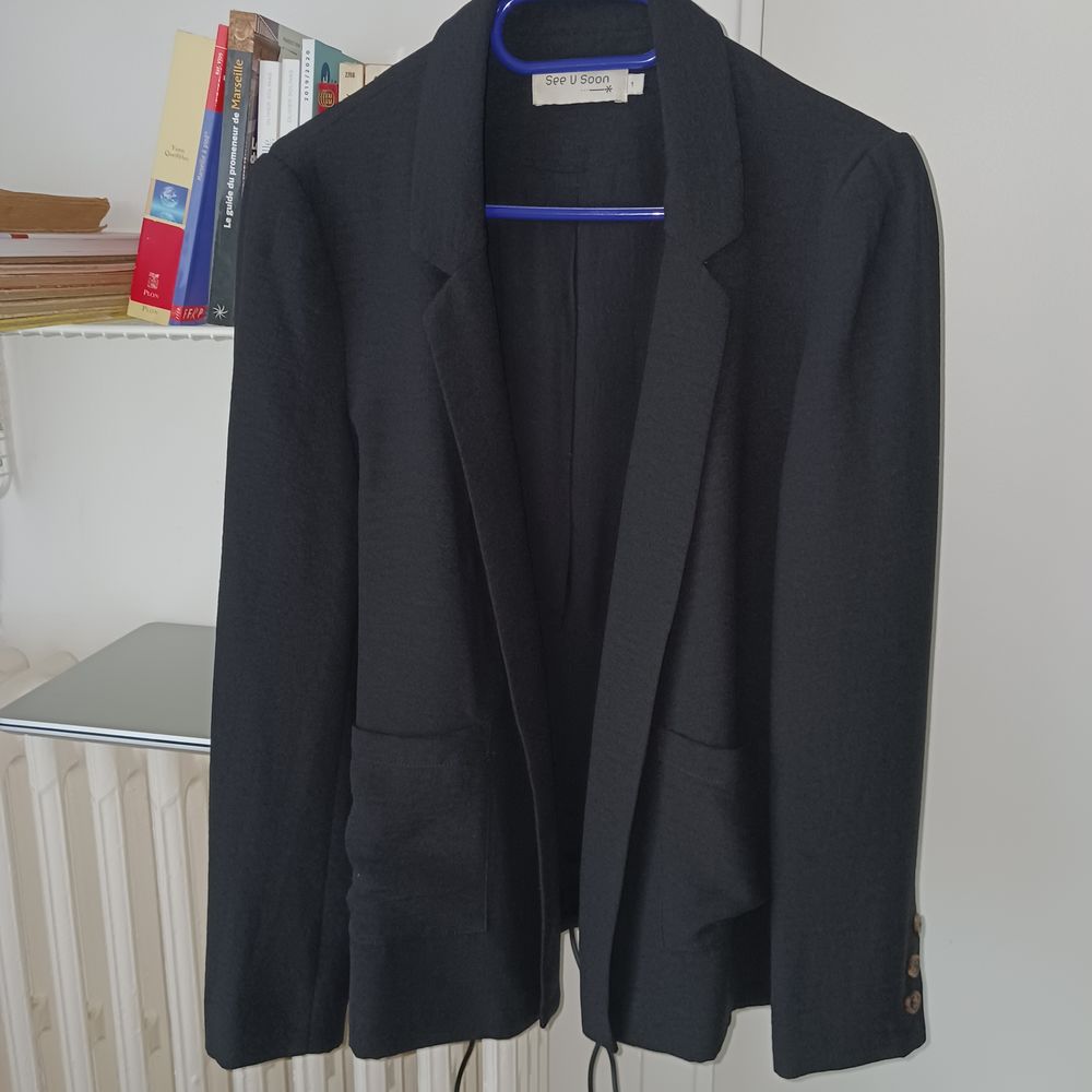 Veste noire See U Soon, coupe droite, jamais port&eacute;e. Vêtements
