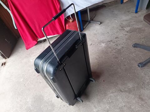VALISE VINTAGE RIGIDE DELSEY 15 Saint-Jean-du-Cardonnay (76)