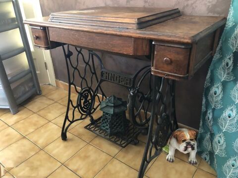 Ancienne machine à coudre Singer avec sa table 120 Valence (26)