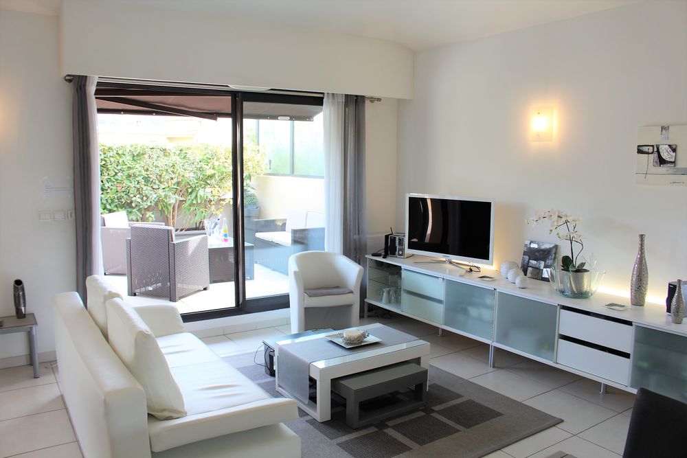   Bel appart CANNES GDE TERR 58 M2 PISC CLIM PARK DERN ETAGE Provence-Alpes-Côte d'Azur, Cannes (06400)