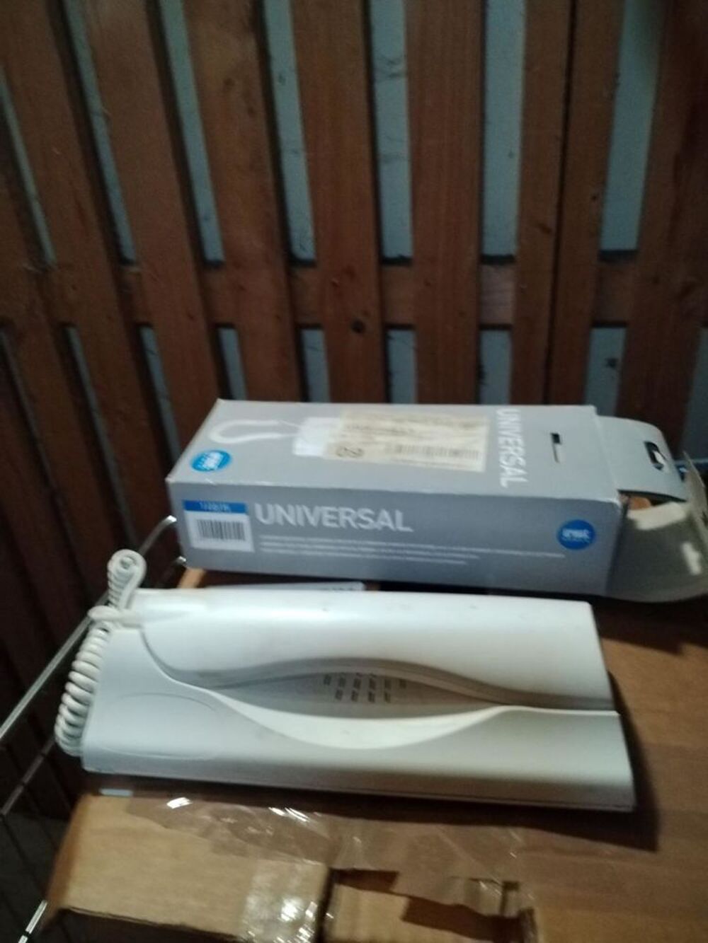 Interphone: 06 80 84 80 86. Bricolage
