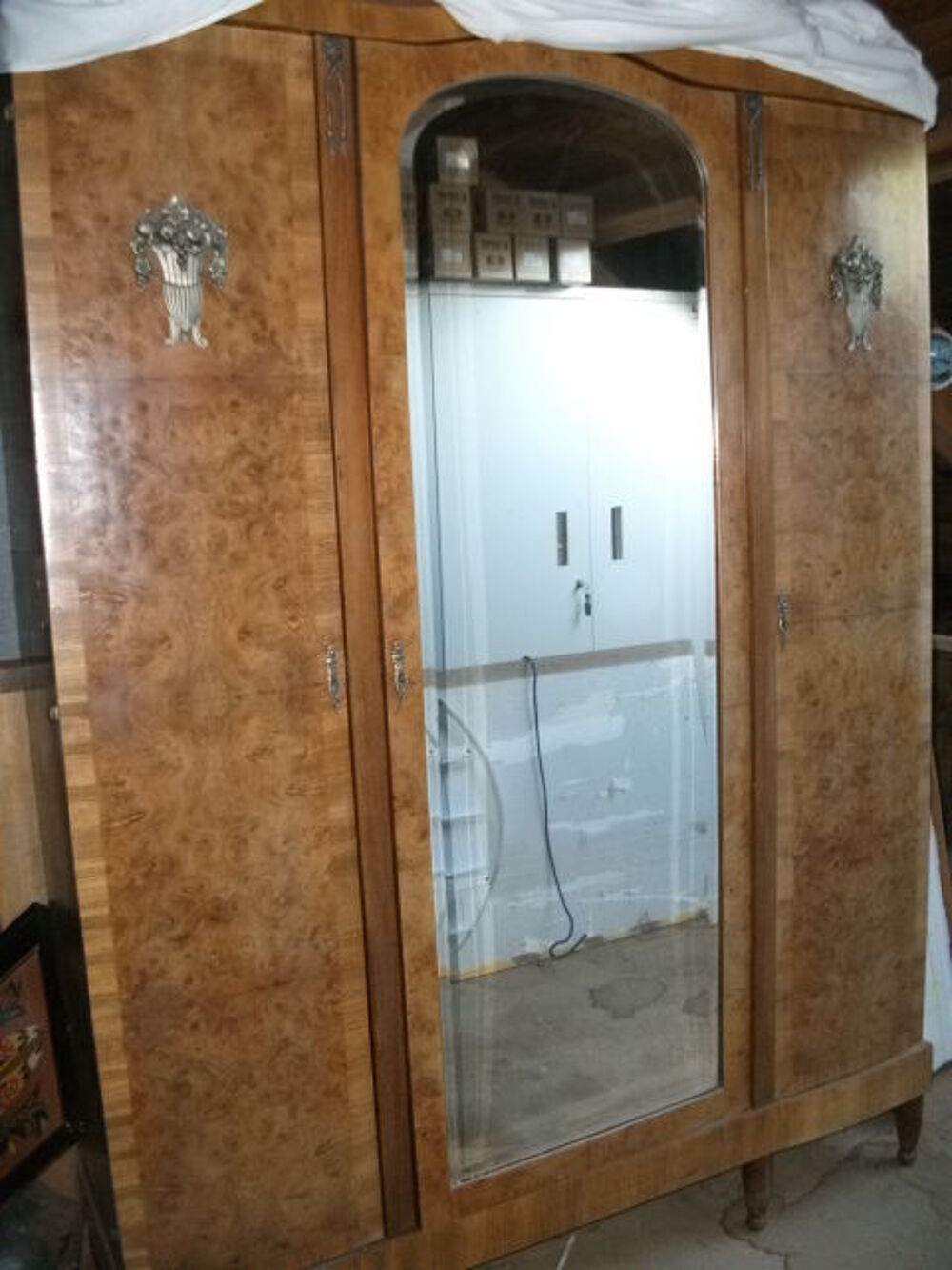 LIT ET CHEVET ET ARMOIRE Meubles