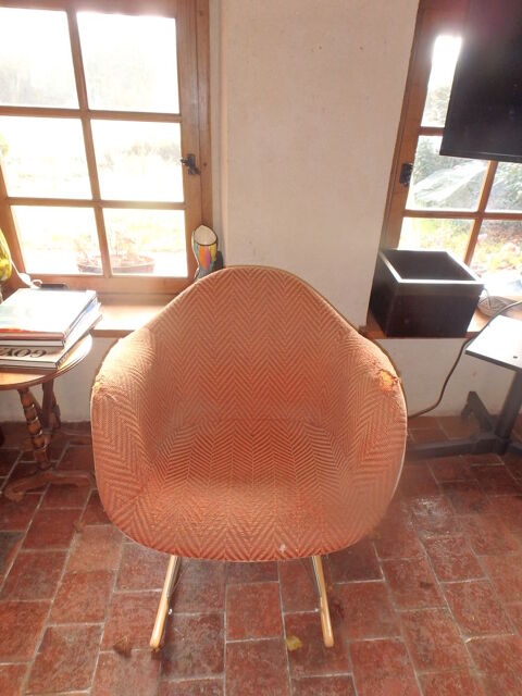 Fauteuil Hermann MILLER.
300 Dangeau (28)