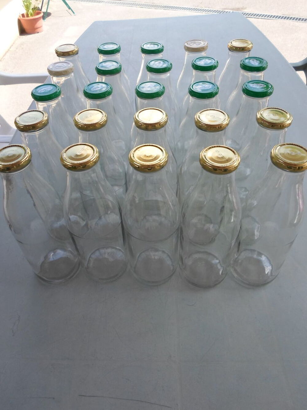 lot de 40 bouteilles de jus de fruit vide Jardin