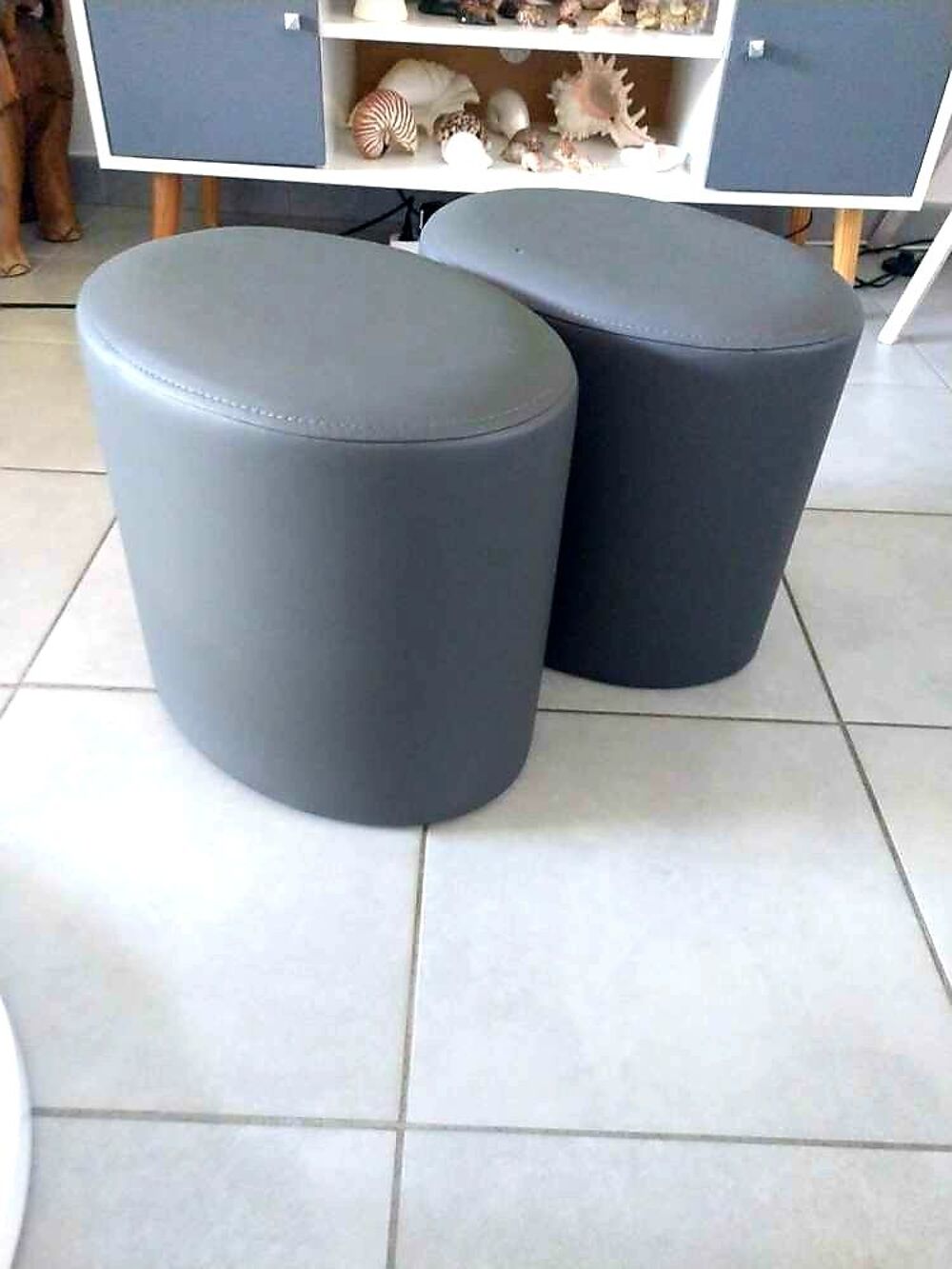 Table basse avec poufs Meubles