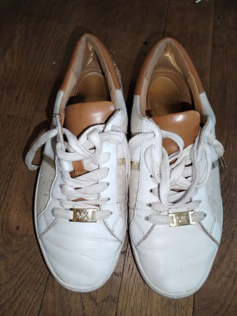 Chaussures MICHAEL KORS (taille 38.5)
14 Brillon-en-Barrois (55)