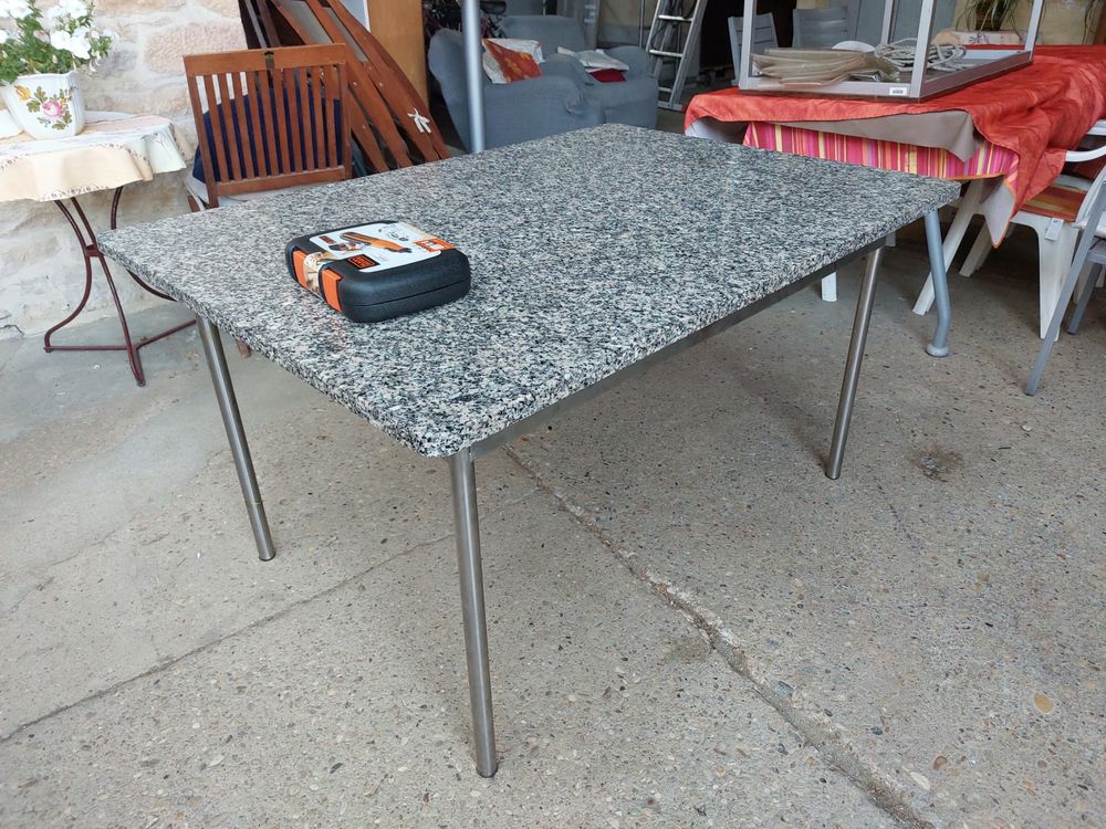 Table design sur mesure granit acier bross&eacute; Meubles