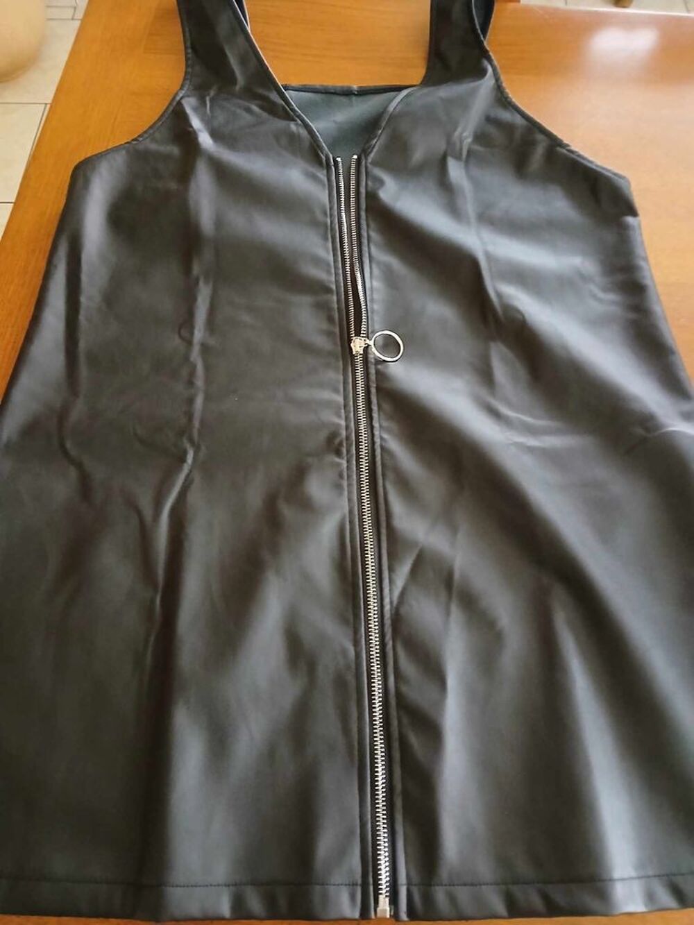 robe imitation cuir noir plus blouse orange Vêtements