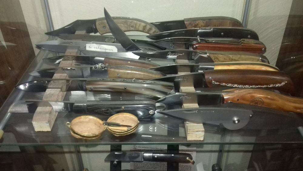 Collection de couteaux r&eacute;gionaux 