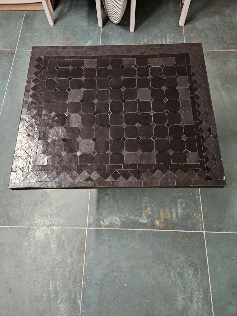 Table zelige hauteur 49 cm plateau 70 x 60 cm Meubles