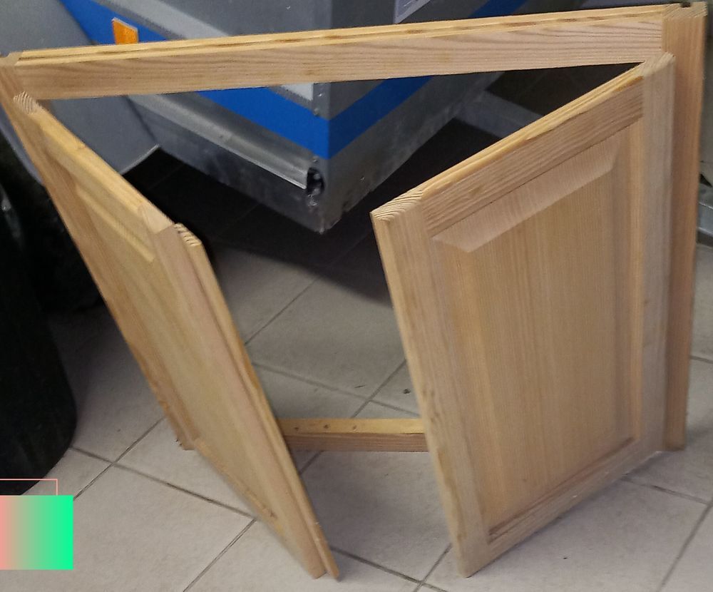 Fa&ccedil;ade de porte en pin massif Bricolage