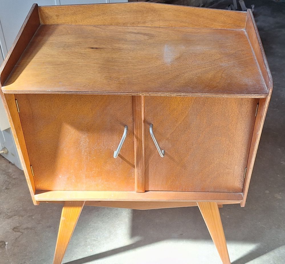 Petite table de nuit ann&eacute;es 1960 Meubles