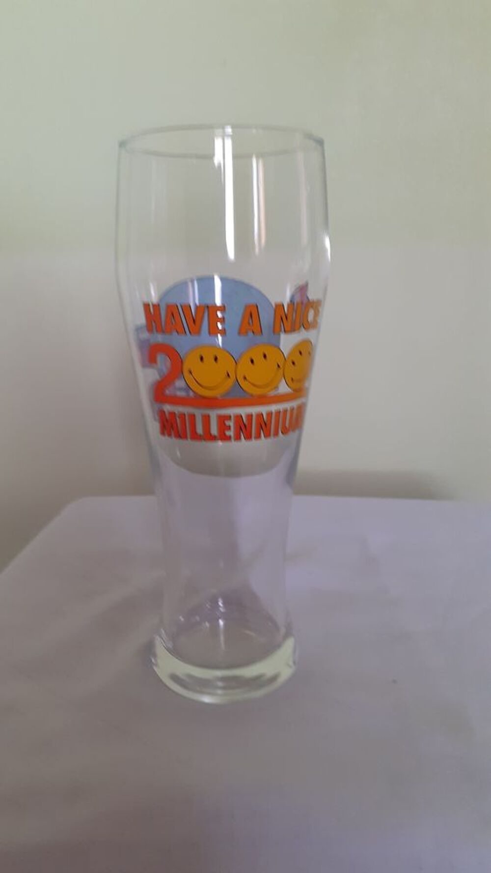 Un verre Have a Nice Millennium Décoration