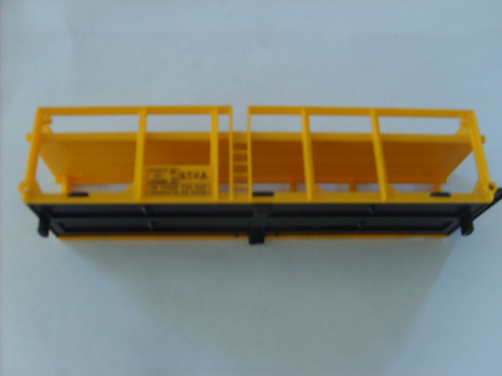Mod&eacute;lisme ferroviaire Porte voiture STVA jaune plateau Ho Jeux / jouets