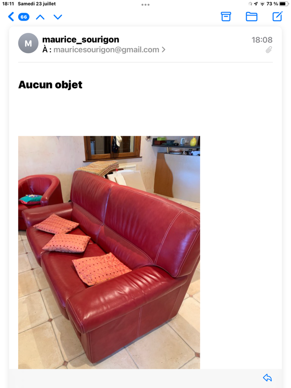 Canap&eacute; CUIR ROUGE &eacute;tat neuf Meubles