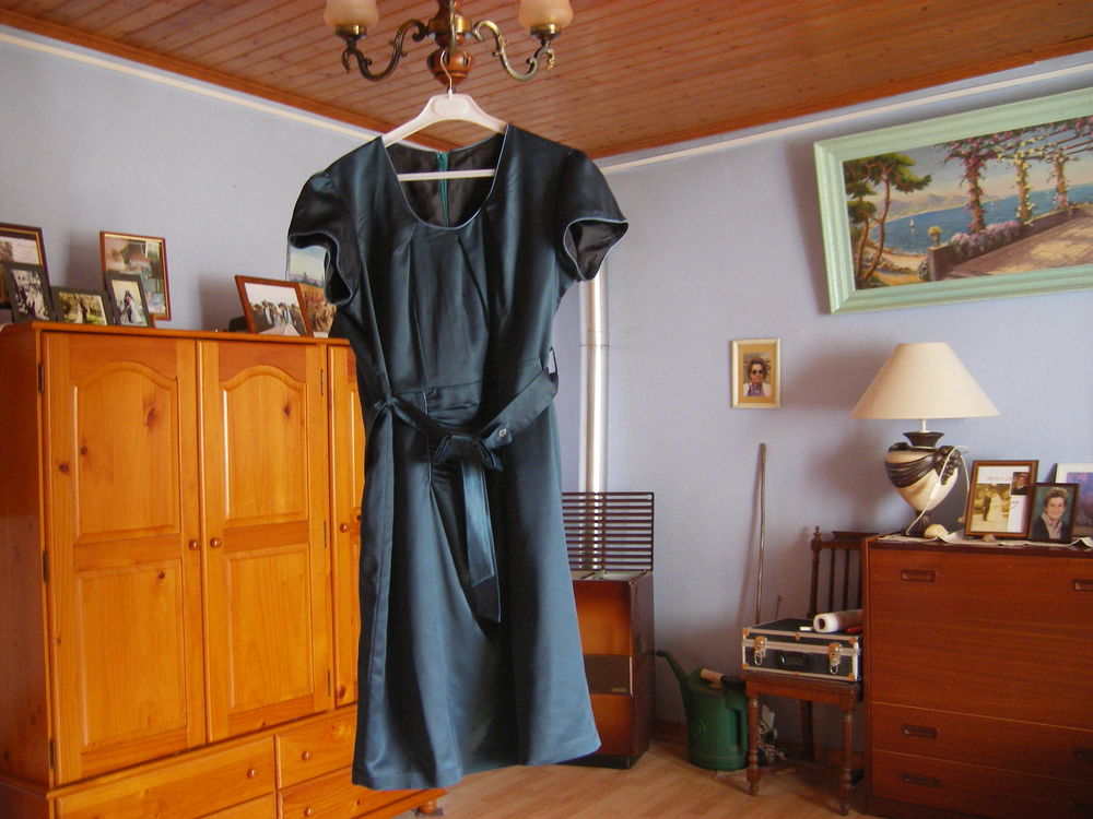 robe de ceremonie Vêtements